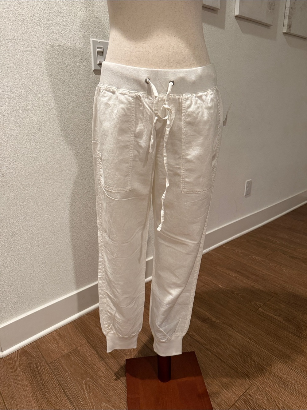 GAP Men's Ivory Drawstring Jogger Pants